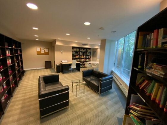 Tinseltown 2br/2ba With Indoor Pool Gym Library Steps to Waterfront and Stadiums - Photo5