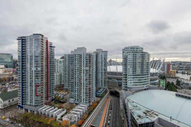 Vancouver Hamilton 2BR Apartment