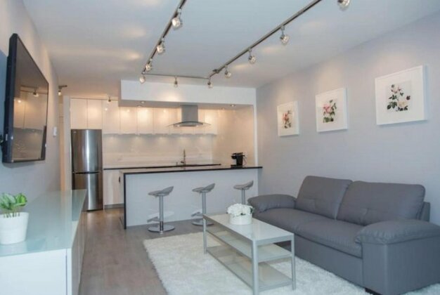 Vancouver Hornby 1BR Apartment - Photo2