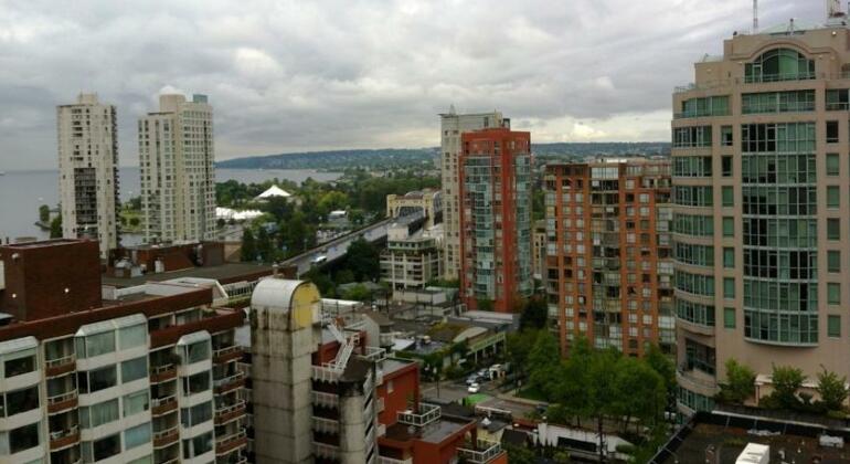 Viva Tower Suites Vancouver