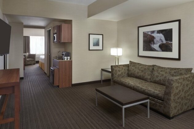 Holiday Inn Express & Suites Vaughan Southwest - Photo2