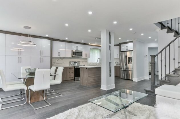 QuickStay - Classy 5brm House in Vaughan - Photo2