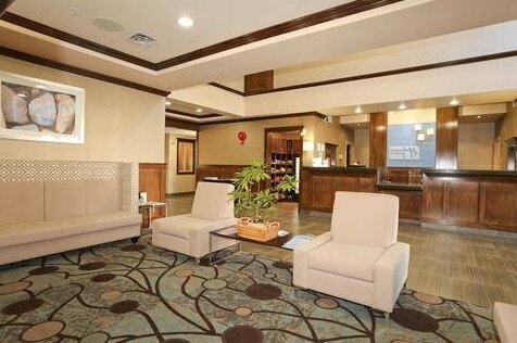 Holiday Inn Express Hotel & Suites Vernon - Photo3