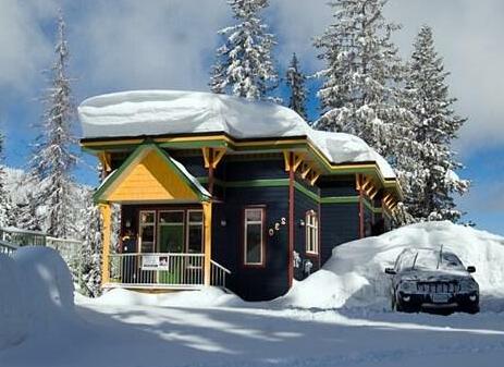 Vance Creek Vacation Accommodation on Silver Star Mountain