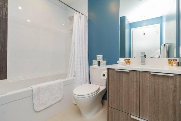 2 Bed 2 Bath Condo Sparkling Gem In The Heart Of The City - Photo5