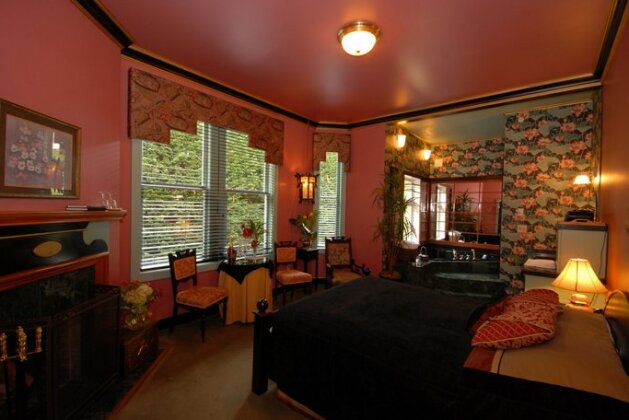 Humboldt House Bed & Breakfast Inn - Photo4