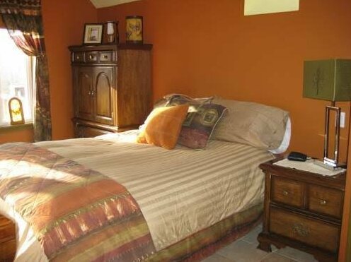 Covered Bridge Bed and Breakfast - Photo5