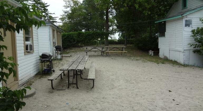 Beachfront at Wasaga Motel and Cottages - Photo2