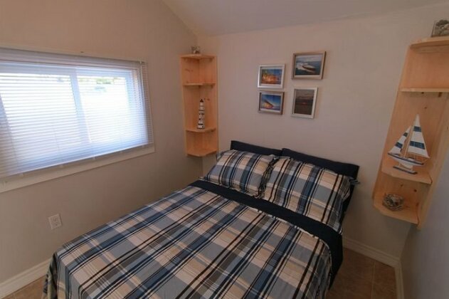 Plovers Cove Cottage - Photo2