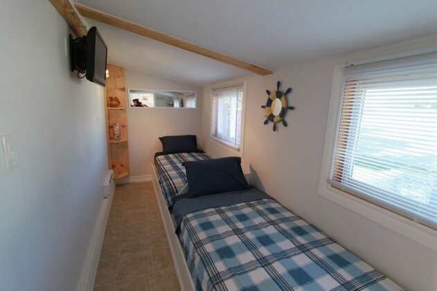 Plovers Cove Cottage - Photo4