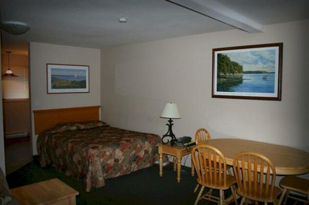 The Suites at Waskesiu - Photo3