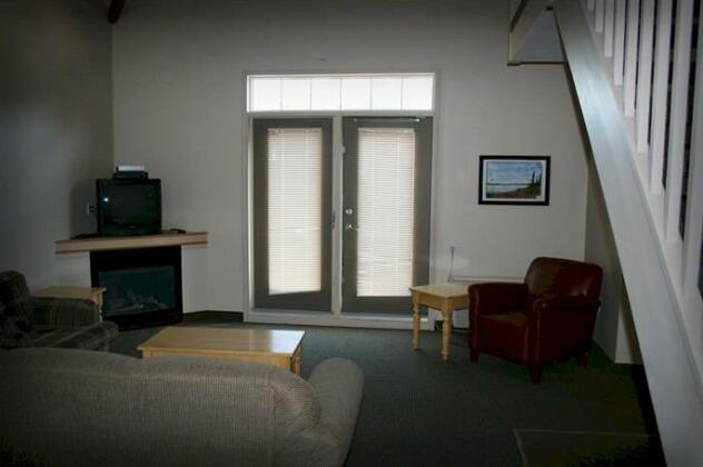 The Suites at Waskesiu - Photo4