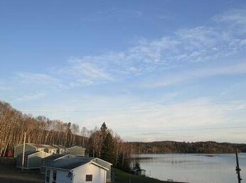 Catfish Lakefront Cabins & Campground