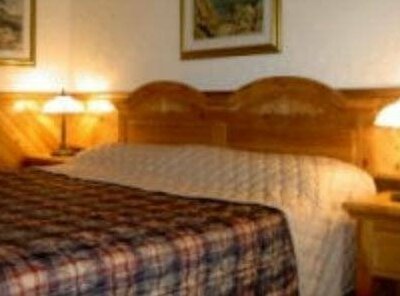 Mystic Isle Motel - Photo3