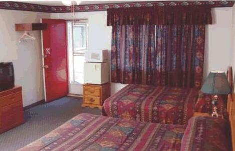 Sportsman's Motel - Photo3