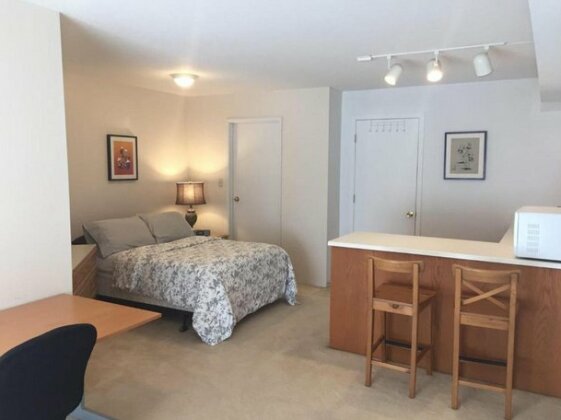 Prime Rooms in West Vancouver - Photo2