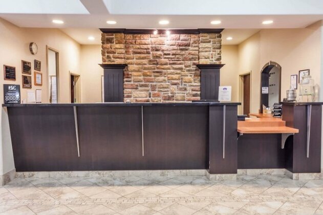 Ramada by Wyndham Westlock - Photo2