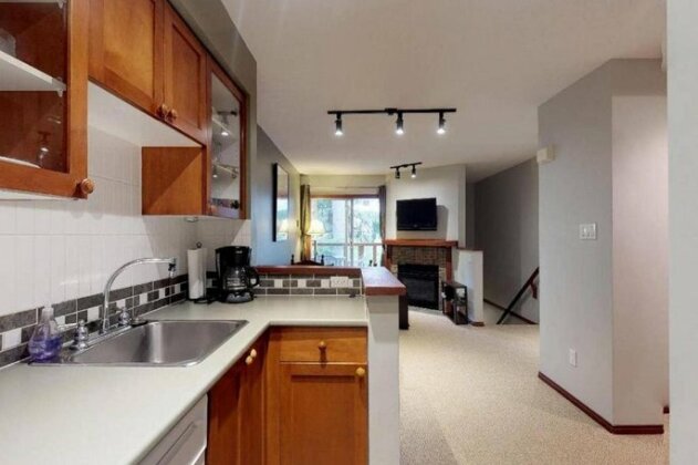 1br W/Private Rooftop Desk In Whistler Village - Photo2