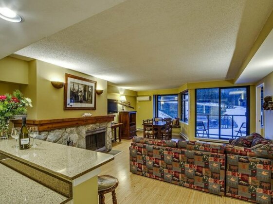 Carleton Lodge by Whistler's Best Accommodations - Photo5