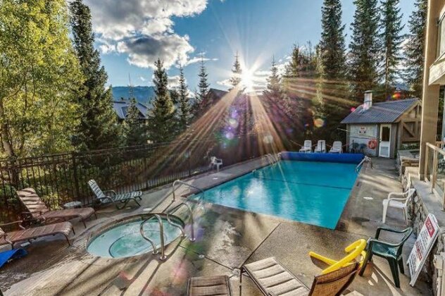 Greystone Lodge by ResortQuest Whistler - Photo2