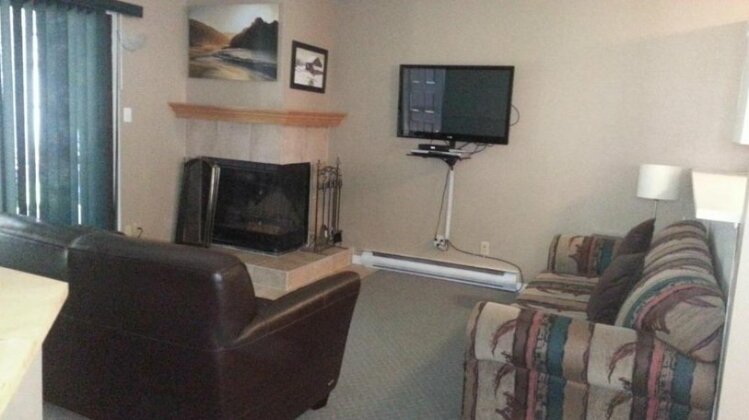 Akiskinook Waterfront Resort - Photo2