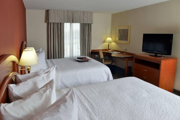 Hampton Inn & Suites by Hilton Windsor - Photo5
