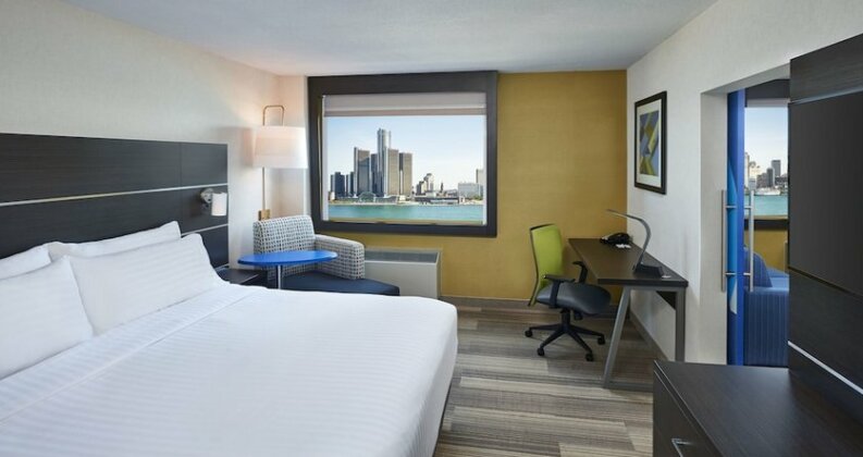 Holiday Inn Express Windsor Waterfront - Photo4