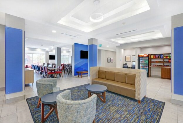 Holiday Inn Express Hotel & Suites - Woodstock - Photo3