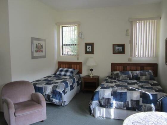 Cedars Inn Zeballos - Photo3