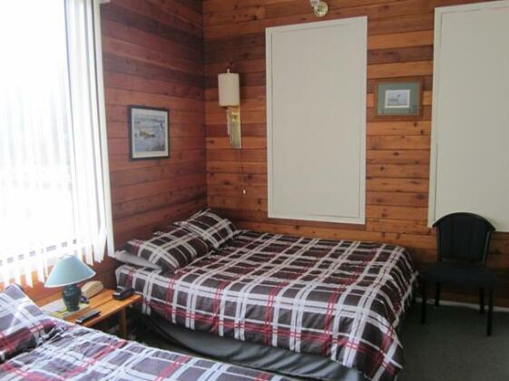 Cedars Inn Zeballos - Photo5