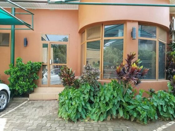 Chrisnet Apartments - Photo2
