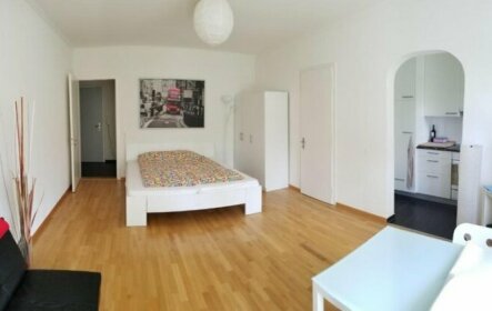 HSH - Serviced Junior Suite - with balcony - Monbijou - Bern City by HSH Hotel Serviced Home