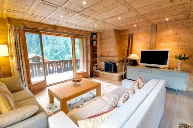Beautiful and luxurious Chalet in Champery Portes Du Soleil Swiss Alps Peaceful location with stu