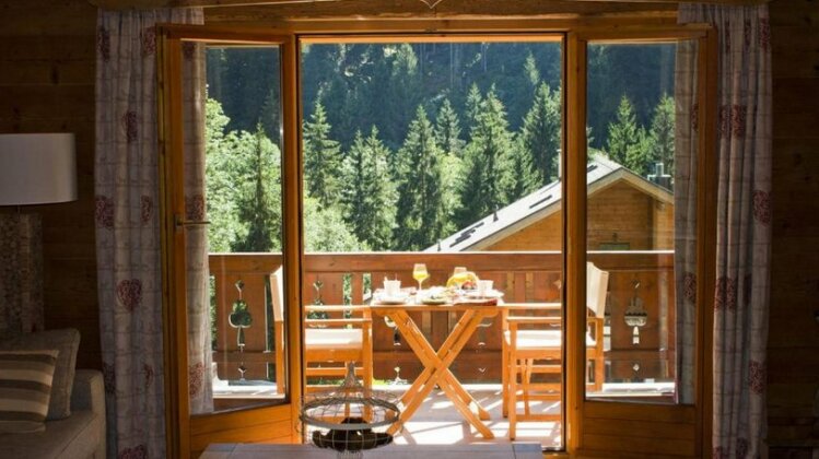 Beautiful and luxurious Chalet in Champery Portes Du Soleil Swiss Alps Peaceful location with stu - Photo2