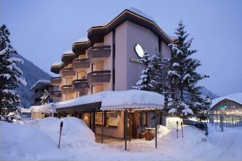 Hotel Crystal Davos - Photo2