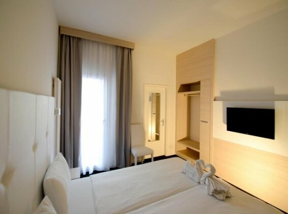 @ Home Hotel Locarno - Photo4