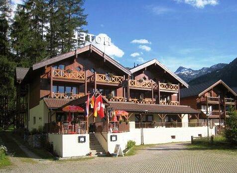 Hotel Alpenhof Oberwald