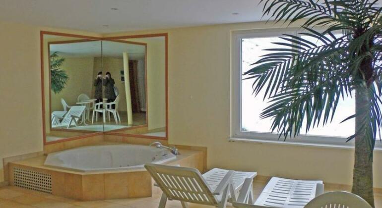 Penthouse Evelyne - Photo4