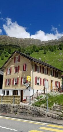 Gaestehaus Alpengluehn