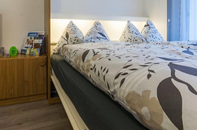 Amara Zermatt - Photo5