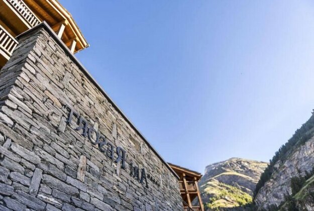 Ari Resort Apartments - Photo2