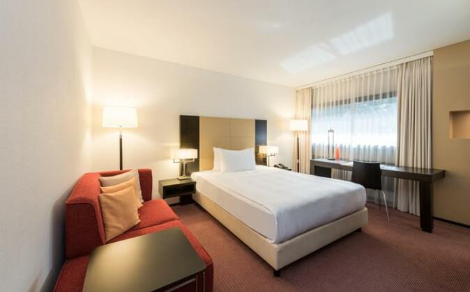 Four Points by Sheraton Sihlcity Zurich - Photo4