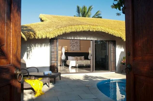 Crown Beach Resort & Spa - Photo4
