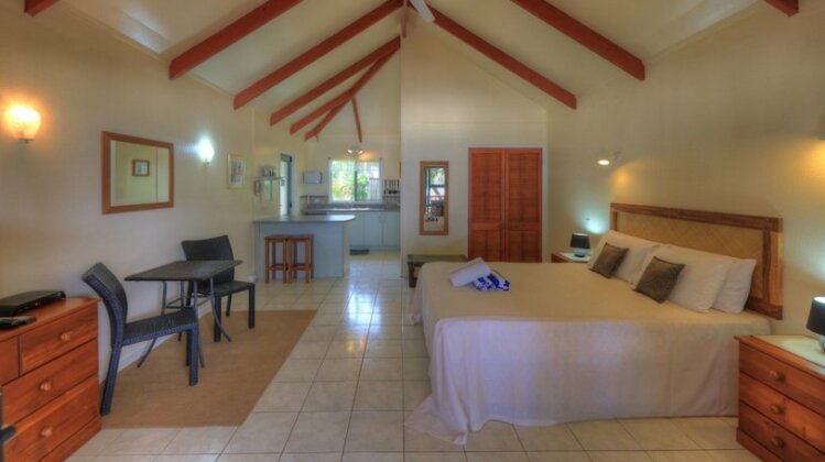 Muriavai Bungalow - Photo3