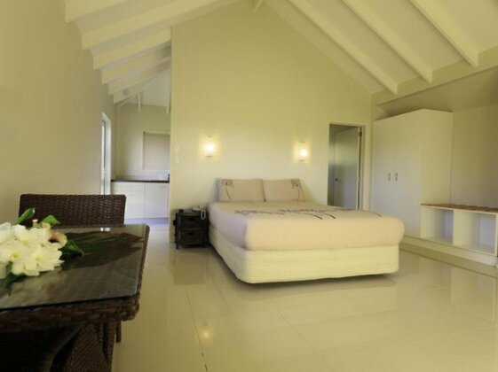 Little Oneroa - Photo2