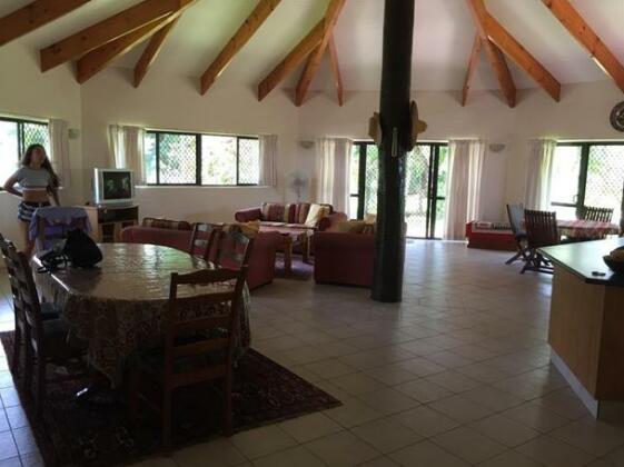 Muri Beach Holiday Homes - Photo3