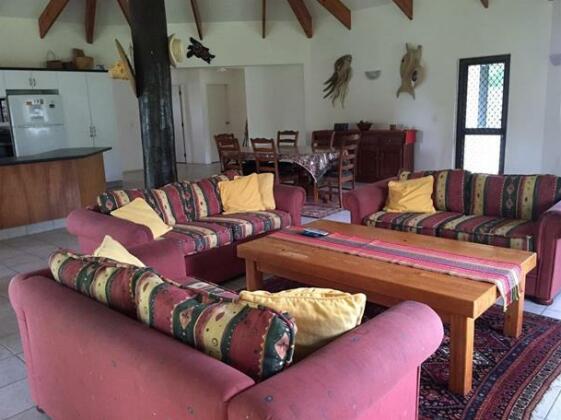 Muri Beach Holiday Homes - Photo5