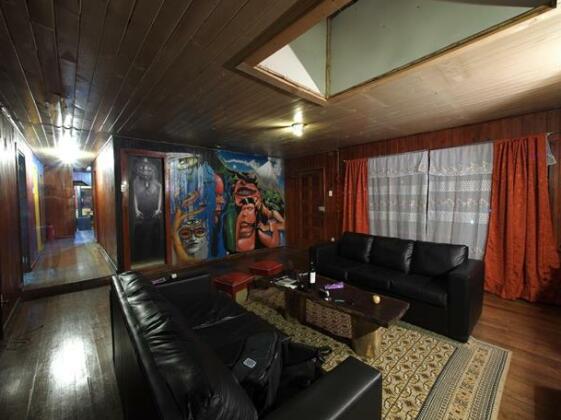 Tiki Hostel Backpackers - Photo3