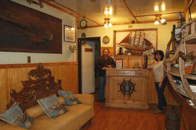 Hostal Victoria Punta Arenas - Photo2