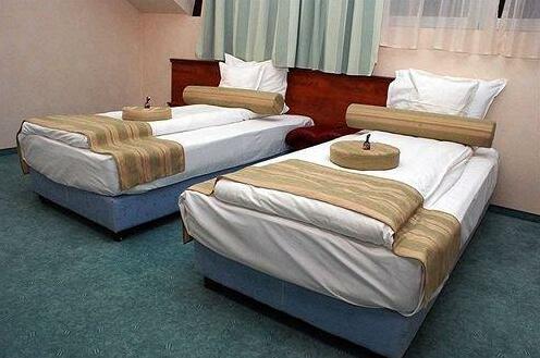 Boulevard Suites Hotel - Photo4
